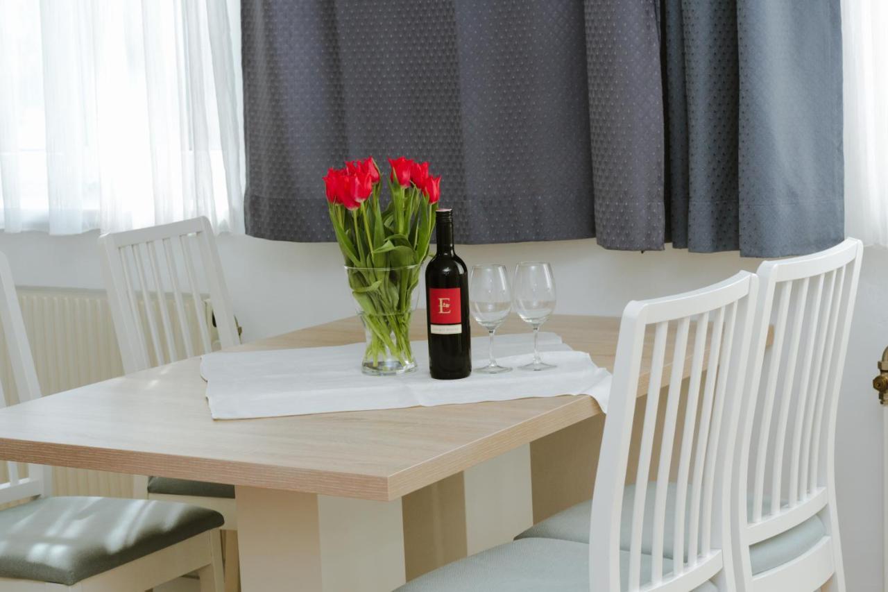 Ferienwohnung in der Fußgängerzone Gartenblick - Studio Apartment Eisenstadt Exterior foto